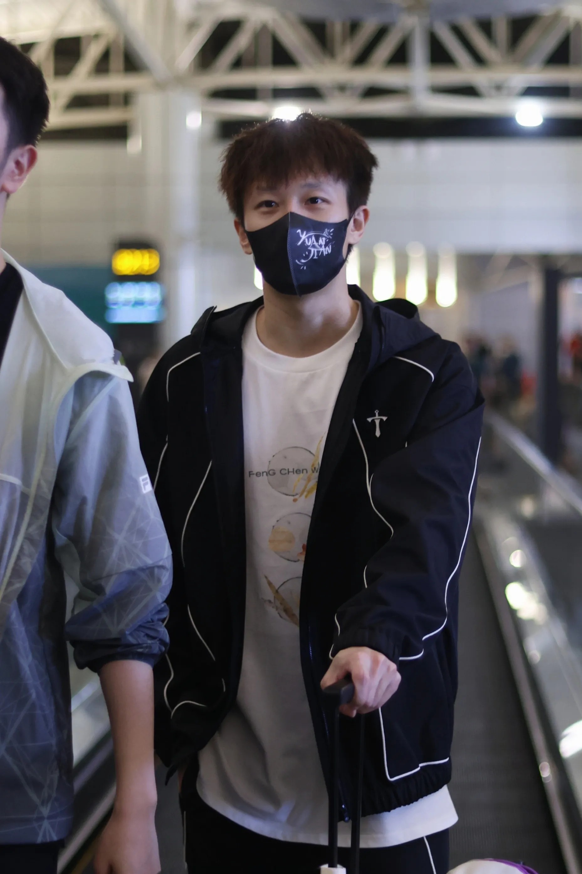 yy易游官方app广东宏远训练开放日，国际比赛日强势反弹引欢呼，欧冠在即，细节决定成败的简单介绍