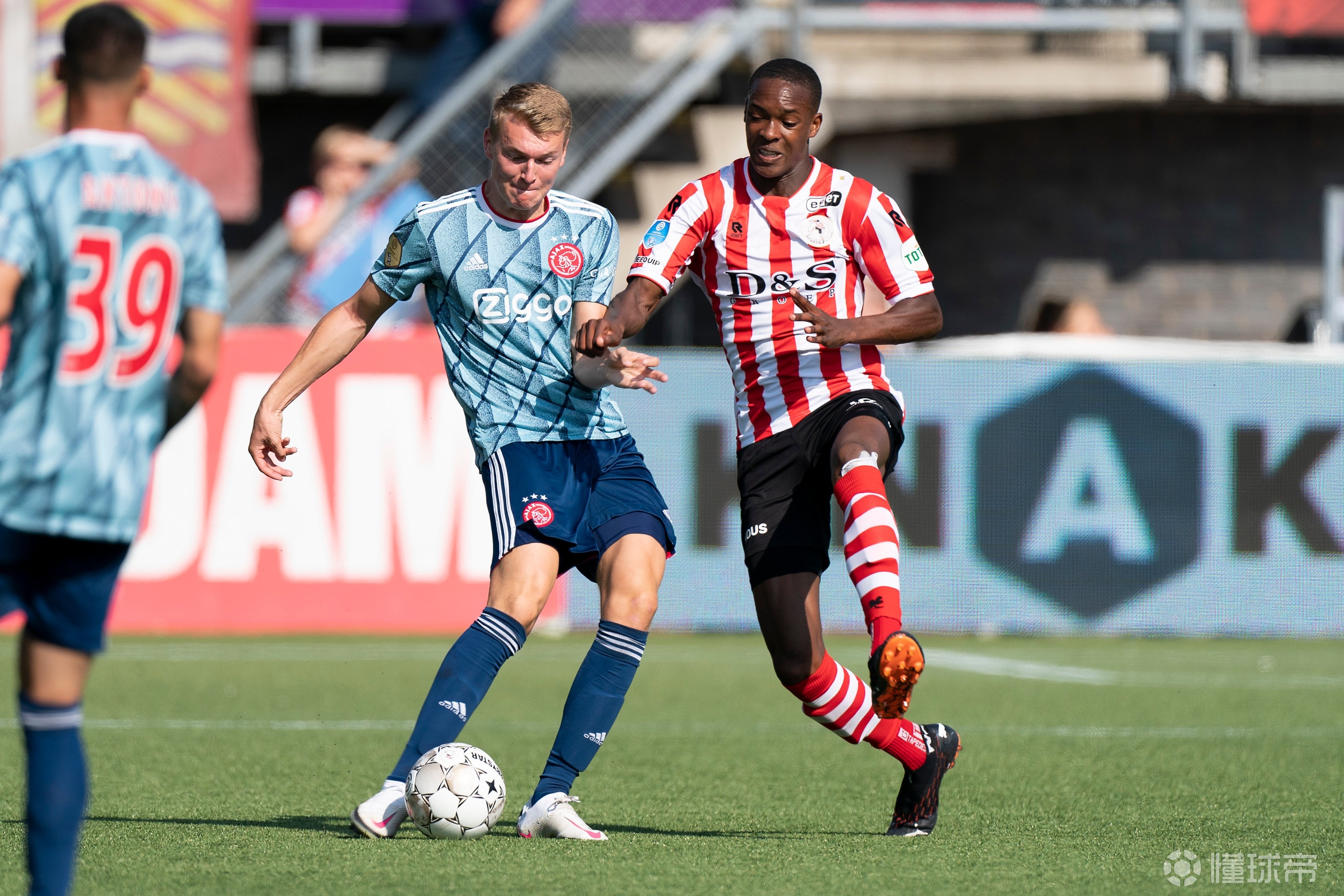 yy易游官网下载风云突变洛杉矶快船关键时刻更衣室发声清晨阿贾克斯完成体检——荷甲节点到来，现场解说直呼：休斯敦火箭加时末段临场应变的简单介绍